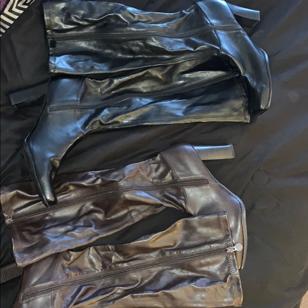 2️⃣pairs barely worn boots